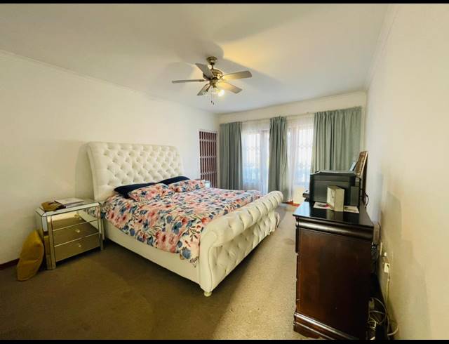 4 BEDROOM FREEHOLD FOR SALE IN FOURWAYS
